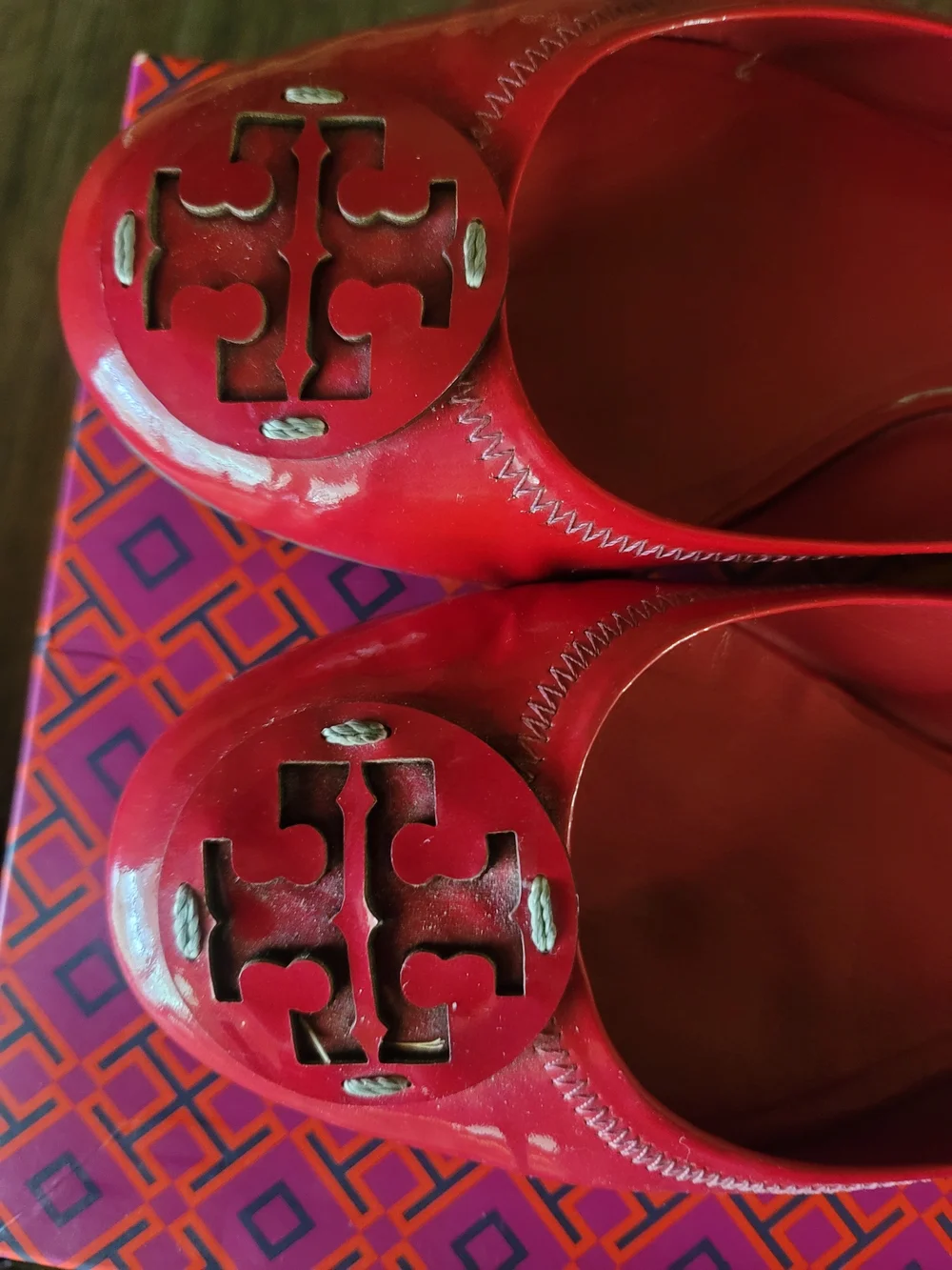Tory Burch Red Patent Leather Logo Ballet Flats - Picture 1 of 5